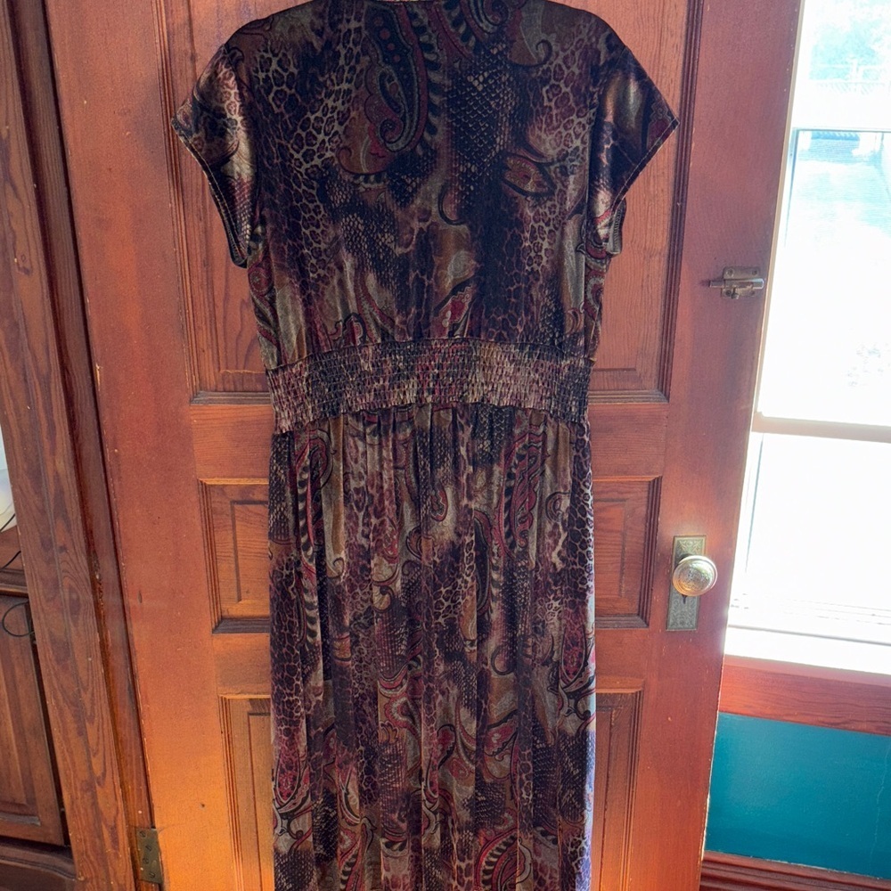Fall 🍁 Whimsigoth Velvet Plus Size Women's Dress - Size M But Will Fit Up to 2X‌ - Picture 2 of 5